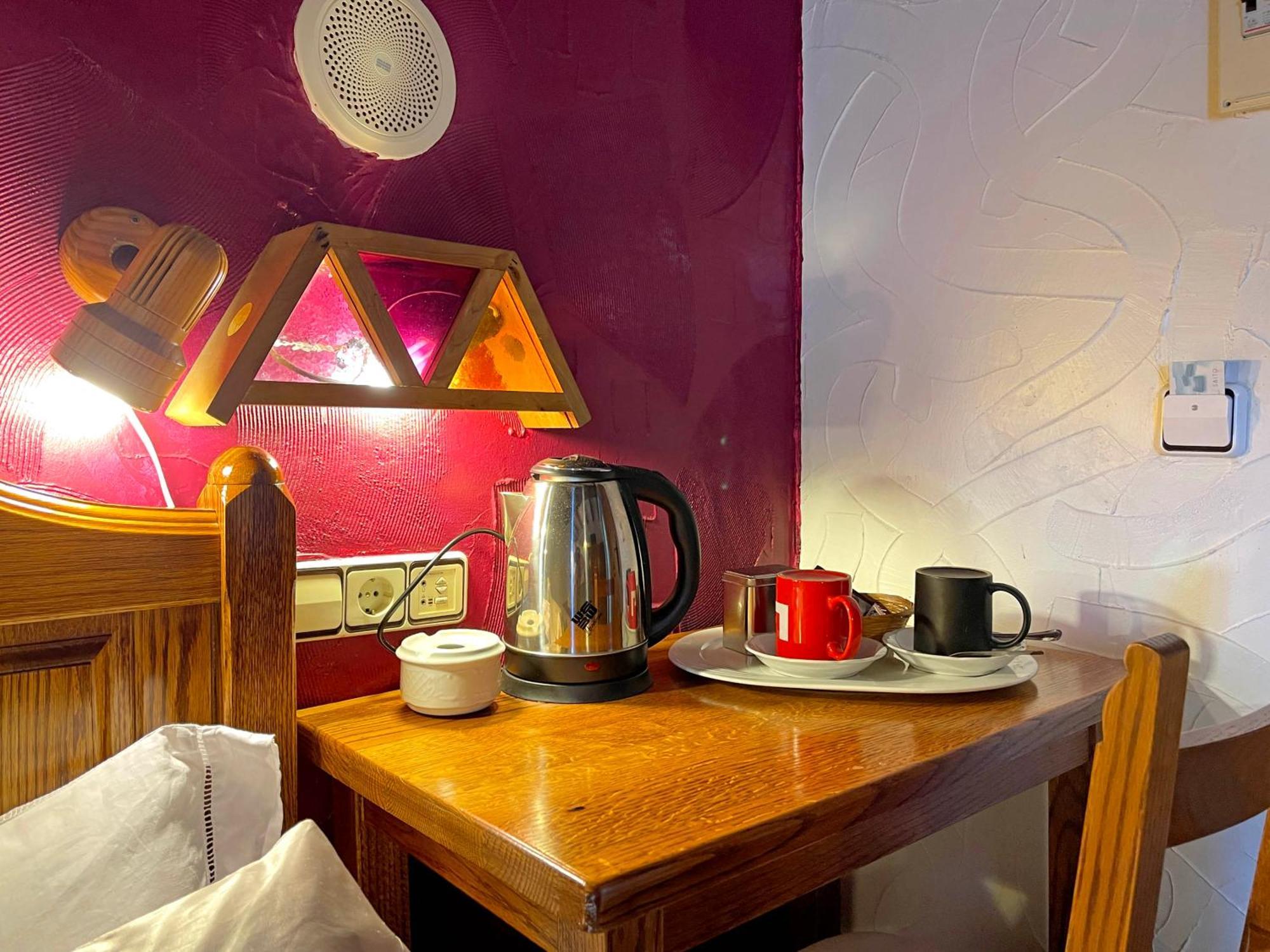 Hotel Peruskenea Jaunsaras Exteriör bild
