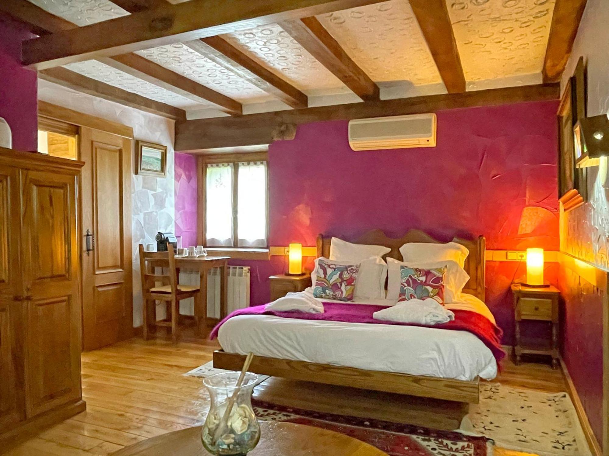 Hotel Peruskenea Jaunsaras Rum bild